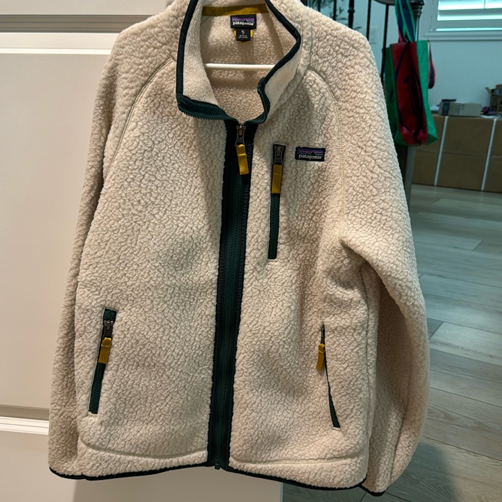 Boys Patatgonia Fleecd jacket